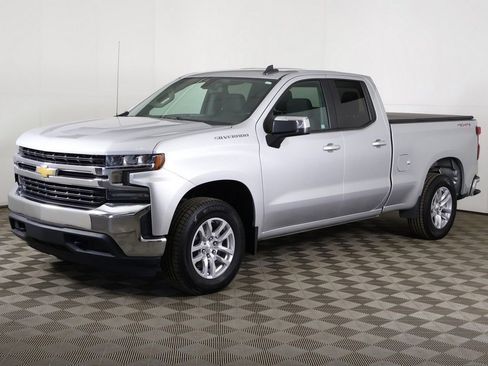 Used 2022 Chevrolet Silverado 1500 LT AWD/4WD image 7