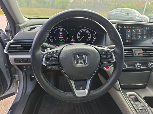 Used 2019 Honda Accord Touring image 17