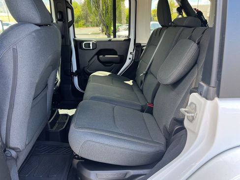 Used 2024 Jeep Wrangler Unlimited AWD/4WD image 24
