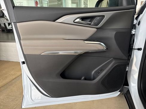 New 2026 Chevrolet Traverse LT w/ Driver Confidence Package FWD image 12