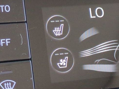 Used 2026 Genesis G70 2.5T Prestige image 23