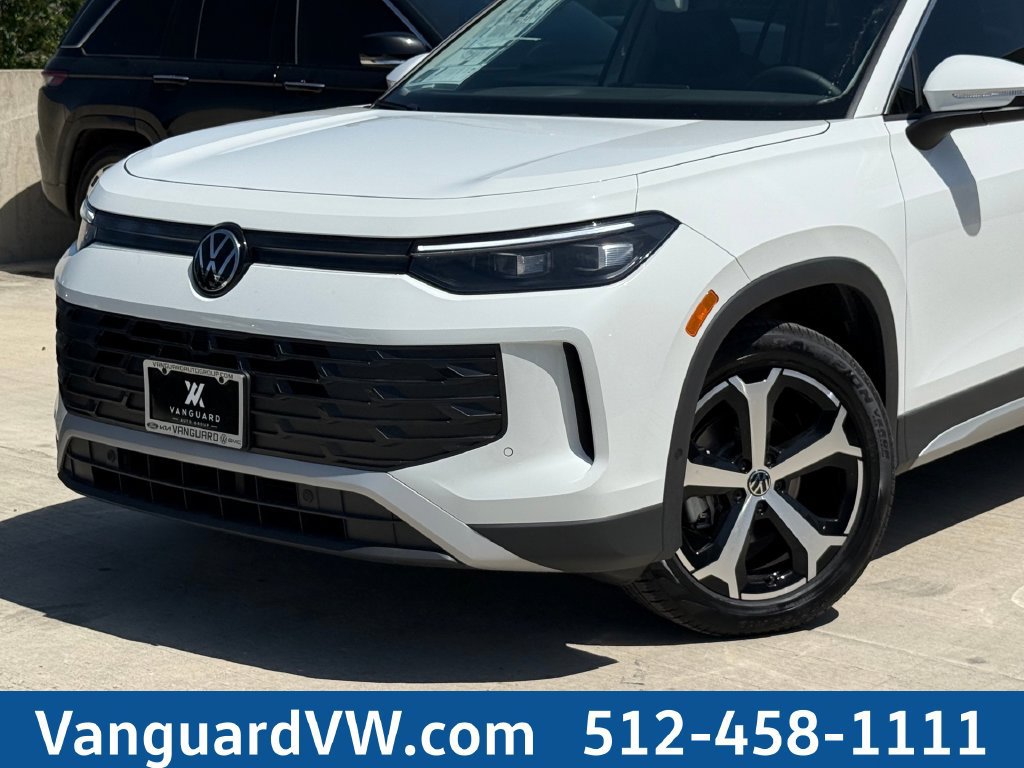 New 2026 Volkswagen Tiguan SE FWD image 2