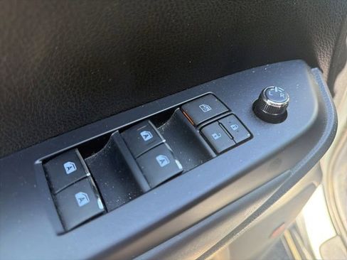 Used 2019 Toyota Highlander Limited AWD/4WD image 12