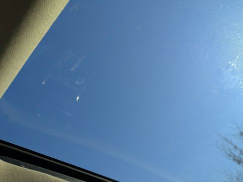 Used 2021 Ford Explorer Limited w/ Equipment Group 301A image 18