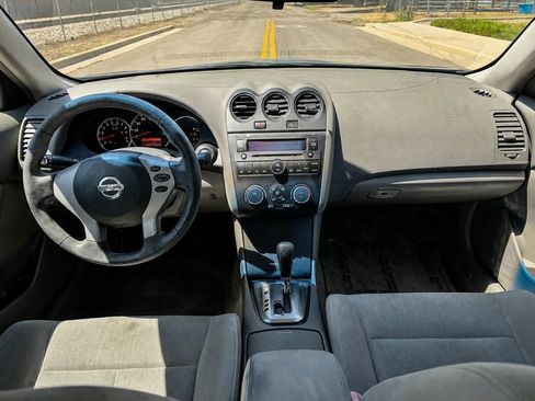 Used 2010 Nissan Altima 2.5 S FWD image 10