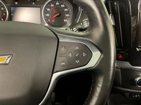 Used 2022 Chevrolet Traverse LT FWD image 12