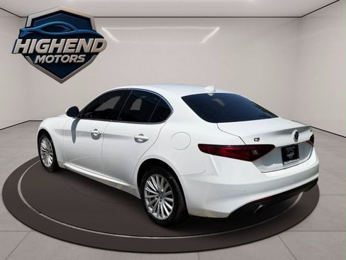 Used 2021 Alfa Romeo Giulia Sprint w/ Cold Weather Package AWD/4WD image 4