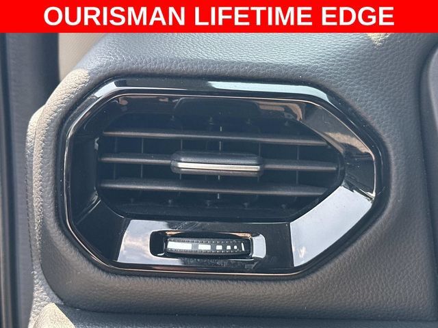 Used 2025 Honda Pilot Touring image 27