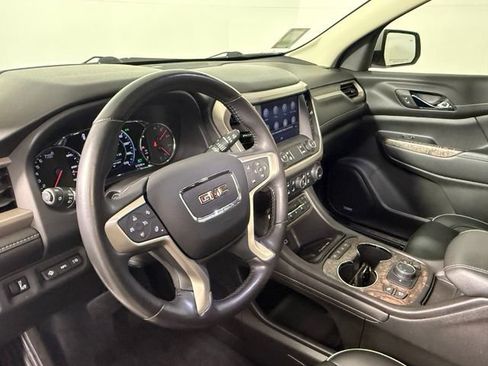Used 2021 GMC Acadia Denali w/ Denali Technology Package FWD image 16