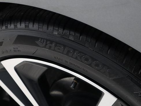 Certified 2023 Nissan Sentra SR w/ SR Premium Package image 20