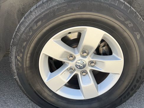 Used 2019 RAM 1500 Tradesman w/ Chrome Plus Package RWD image 25