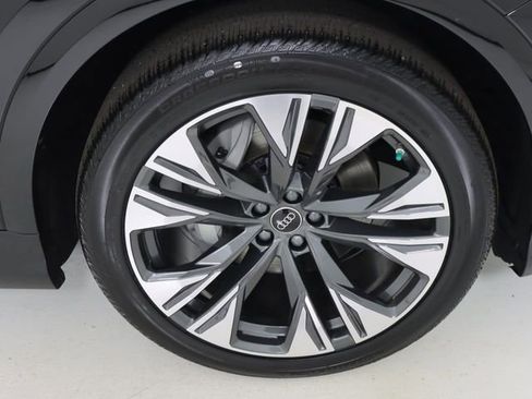 New 2026 Audi Q8 Premium Plus image 9