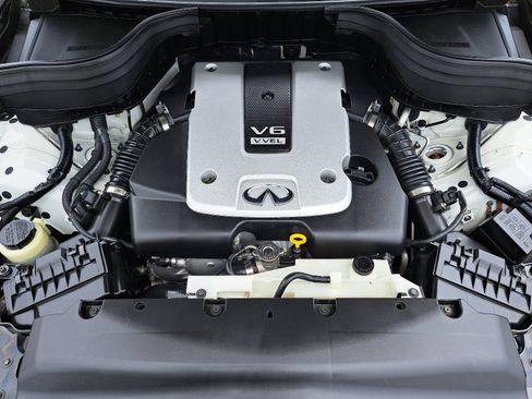 Used 2016 INFINITI QX50 2WD w/ Deluxe Touring Package image 32