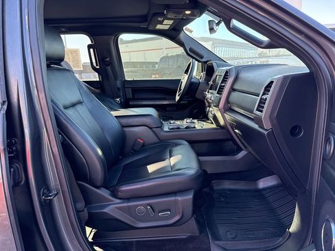 Used 2018 Ford Expedition XLT w/ Equipment Group 202A image 6
