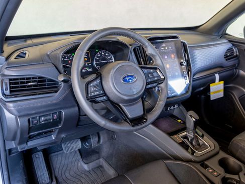 Used 2025 Subaru Forester Touring w/ Popular Package - Touring image 17