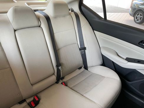 Used 2025 Nissan Altima 2.5 SV FWD image 36