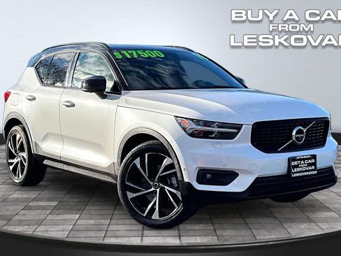 Used 2019 Volvo XC40 T5 R-Design image 1