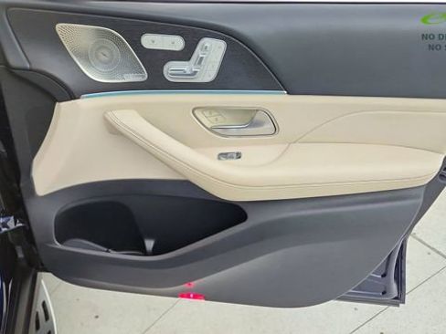 Used 2022 Mercedes-Benz GLS 450 4MATIC image 26