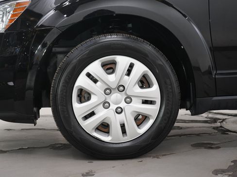 Used 2020 Dodge Journey SE FWD image 28
