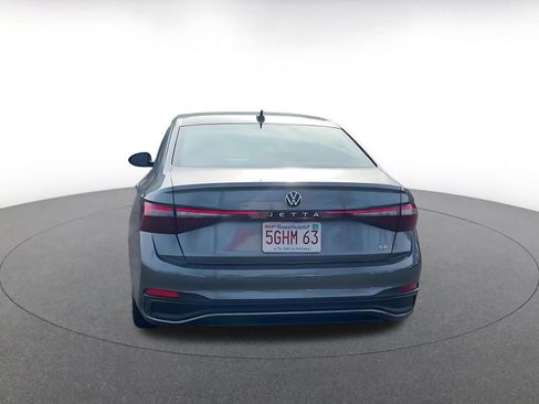 Used 2025 Volkswagen Jetta SE image 12