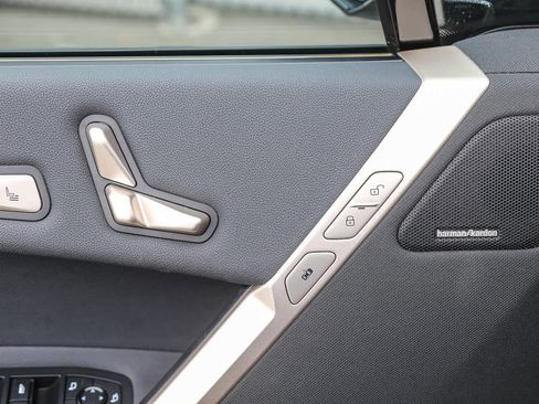 Used 2025 BMW iX xDrive50 w/ Premium Package image 18