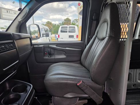 Used 2004 Chevrolet Express 2500 RWD image 14