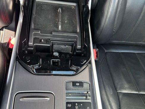 Used 2014 Land Rover Range Rover Sport HSE image 18
