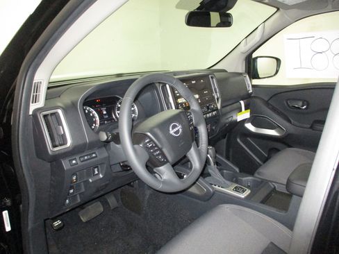 New 2026 Nissan Frontier SV w/ SV Convenience Package AWD/4WD image 15
