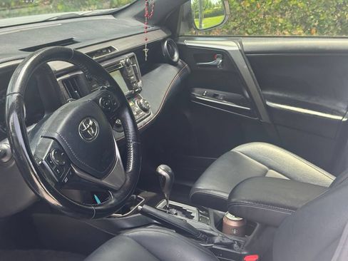 Used 2018 Toyota RAV4 SE w/ Power Extra Value Package FWD image 8