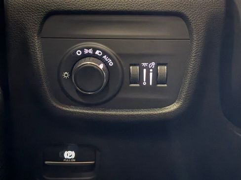 Used 2023 Jeep Grand Cherokee L Laredo AWD/4WD image 14