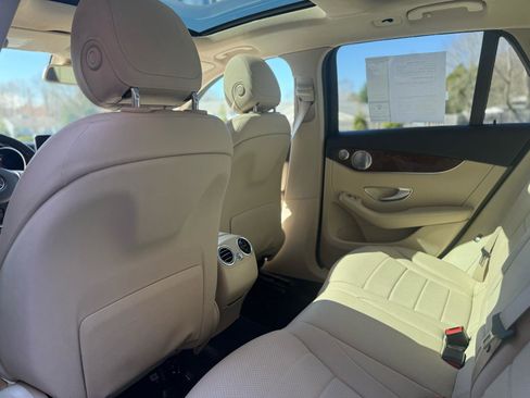 Used 2017 Mercedes-Benz GLC 300 4MATIC image 34