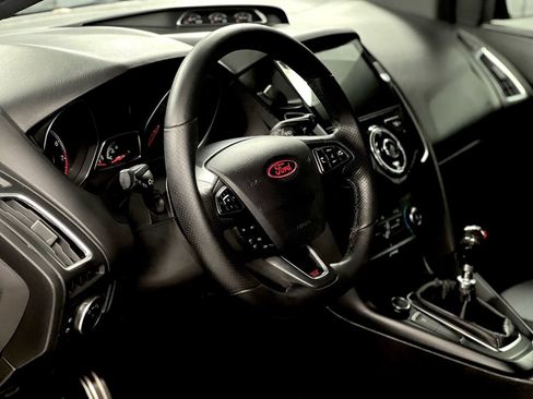 Used 2016 Ford Focus ST image 16