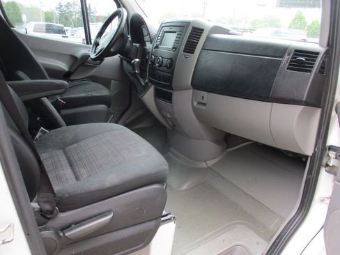 Used 2018 Mercedes-Benz Sprinter 2500 image 4