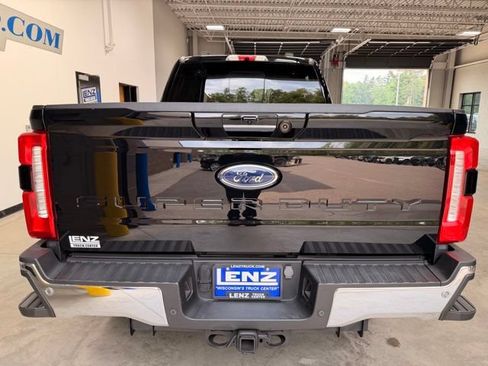 Used 2023 Ford F250 Lariat w/ Lariat Ultimate Package AWD/4WD image 5