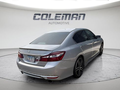 Used 2017 Honda Accord Sport image 5