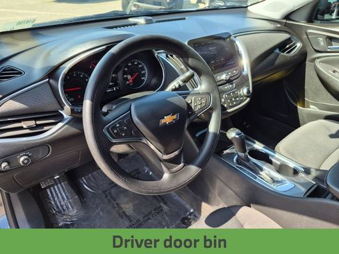 Used 2020 Chevrolet Malibu LT FWD image 31