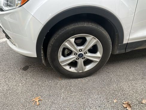 Used 2016 Ford Escape SE w/ Equipment Group 201A image 9