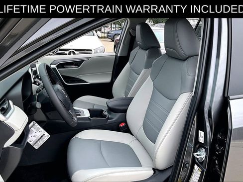 Used 2025 Toyota RAV4 XLE Premium FWD image 32