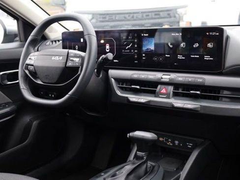 Certified 2025 Kia K4 EX image 11
