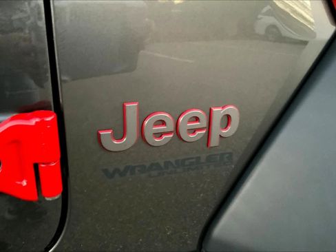 Used 2019 Jeep Wrangler Unlimited Rubicon w/ LED Lighting Group image 32