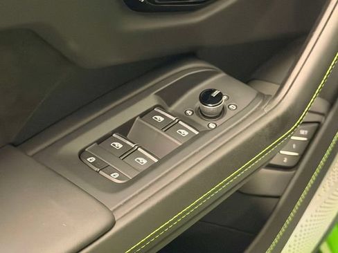 Used 2024 Lamborghini Urus S AWD/4WD image 16