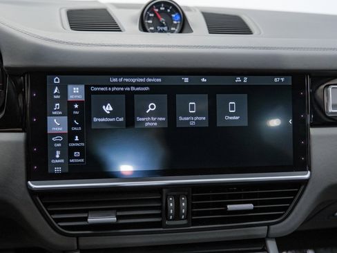 Used 2020 Porsche Cayenne Turbo image 27