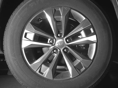 Used 2025 Chevrolet Equinox LT FWD image 15