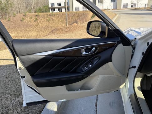 Used 2014 INFINITI Q50 Premium w/ Technology Package image 12