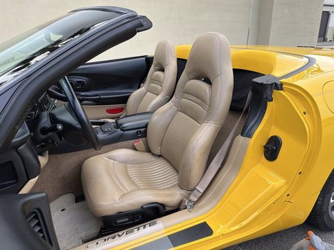 Used 2002 Chevrolet Corvette Convertible w/ Preferred Equipment Group2 RWD image 13