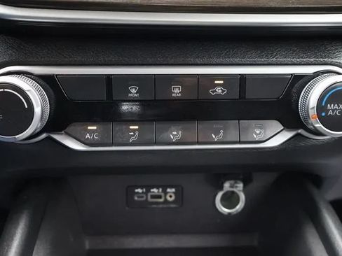Used 2025 Nissan Altima 2.5 SV FWD image 32