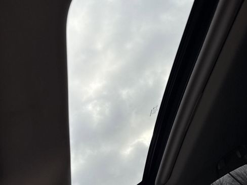 Used 2024 Nissan Altima 2.5 SR w/ SR Premium Package image 17