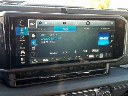 Used 2024 Jeep Wrangler Unlimited Rubicon AWD/4WD image 16