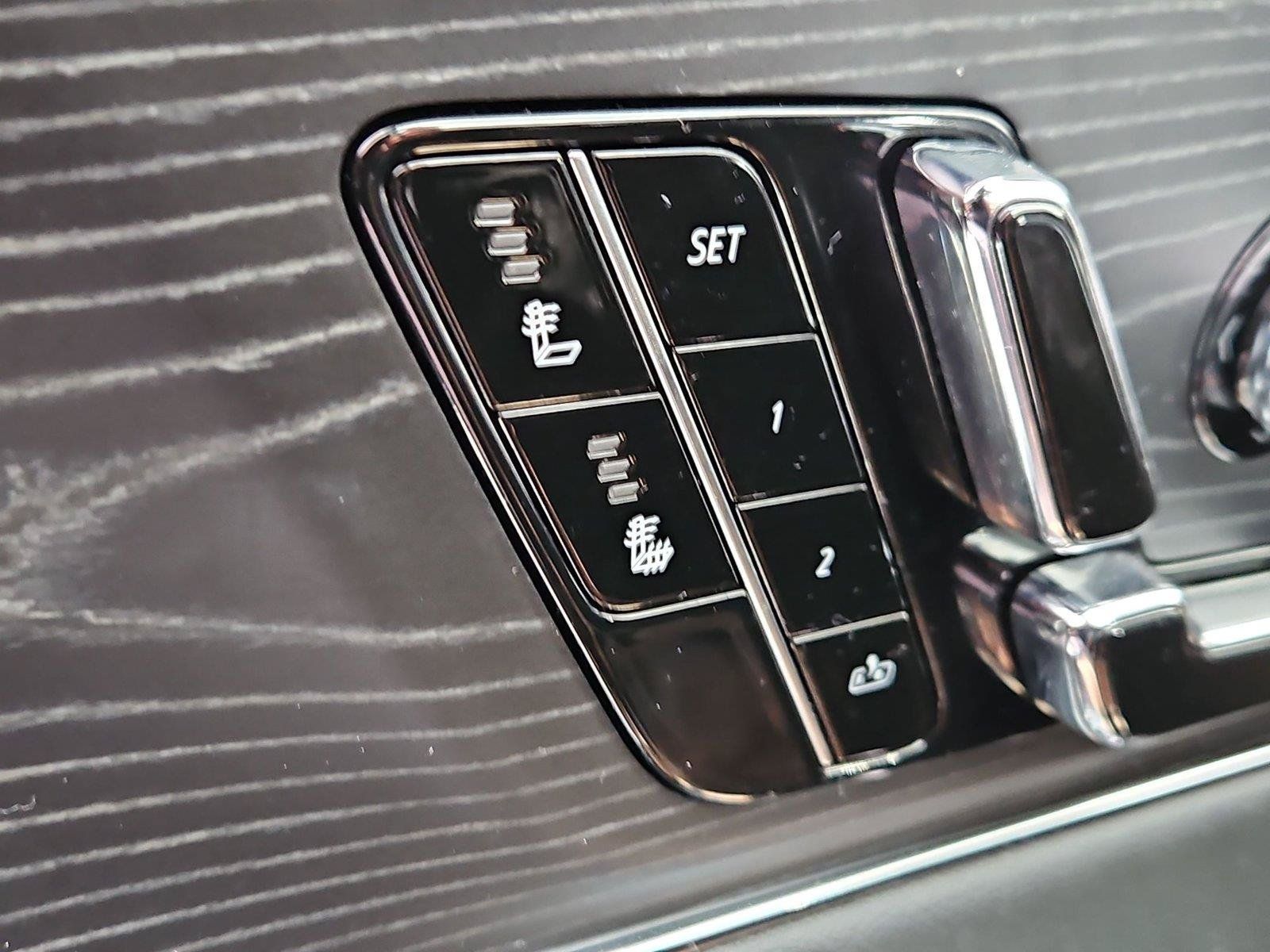 Certified 2024 Cadillac Lyriq Luxury RWD image 22