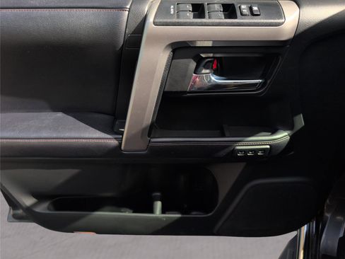 Used 2020 Toyota 4Runner Limited image 16